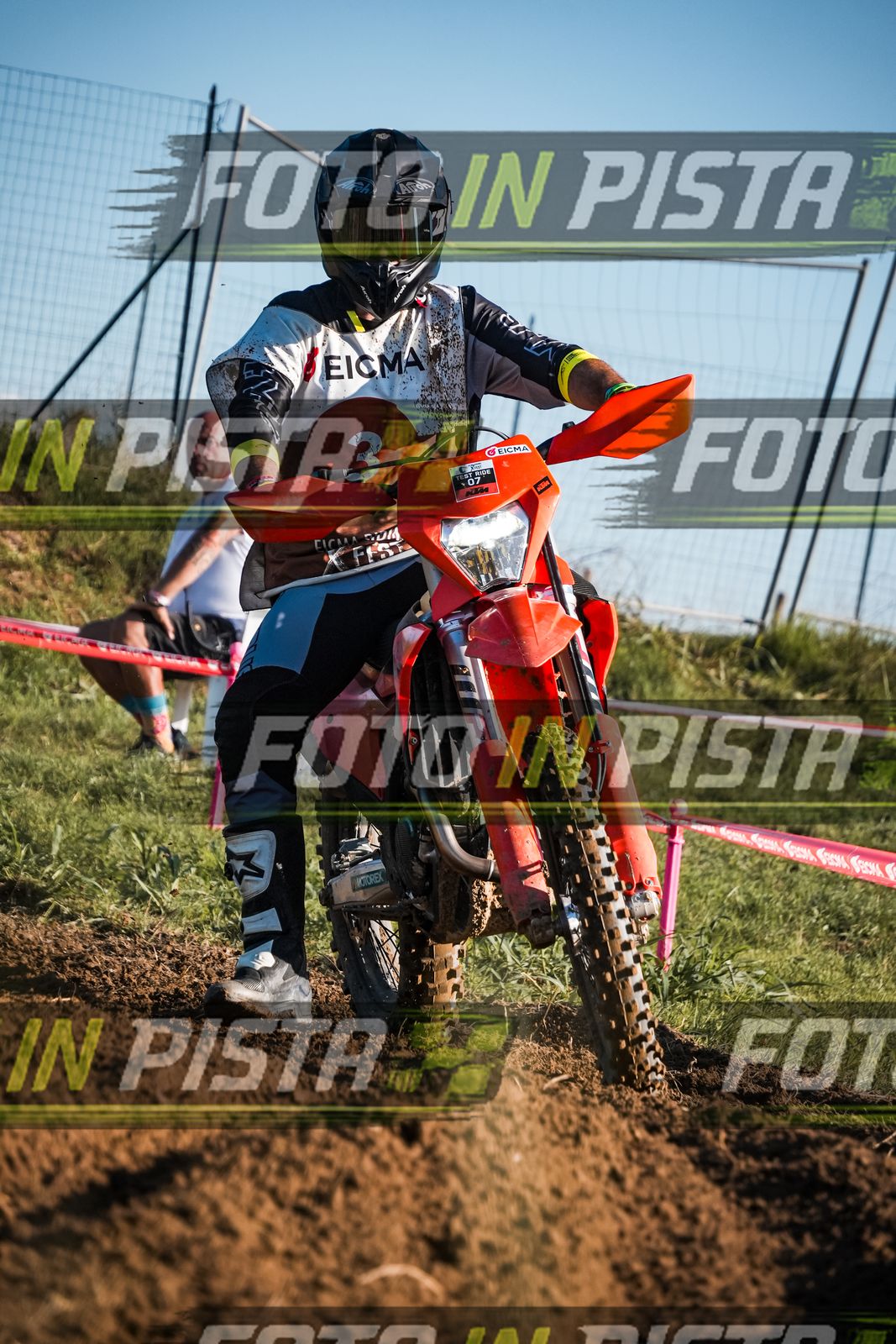 EICMA 19-09 17:00-18:00 · LAL00734
