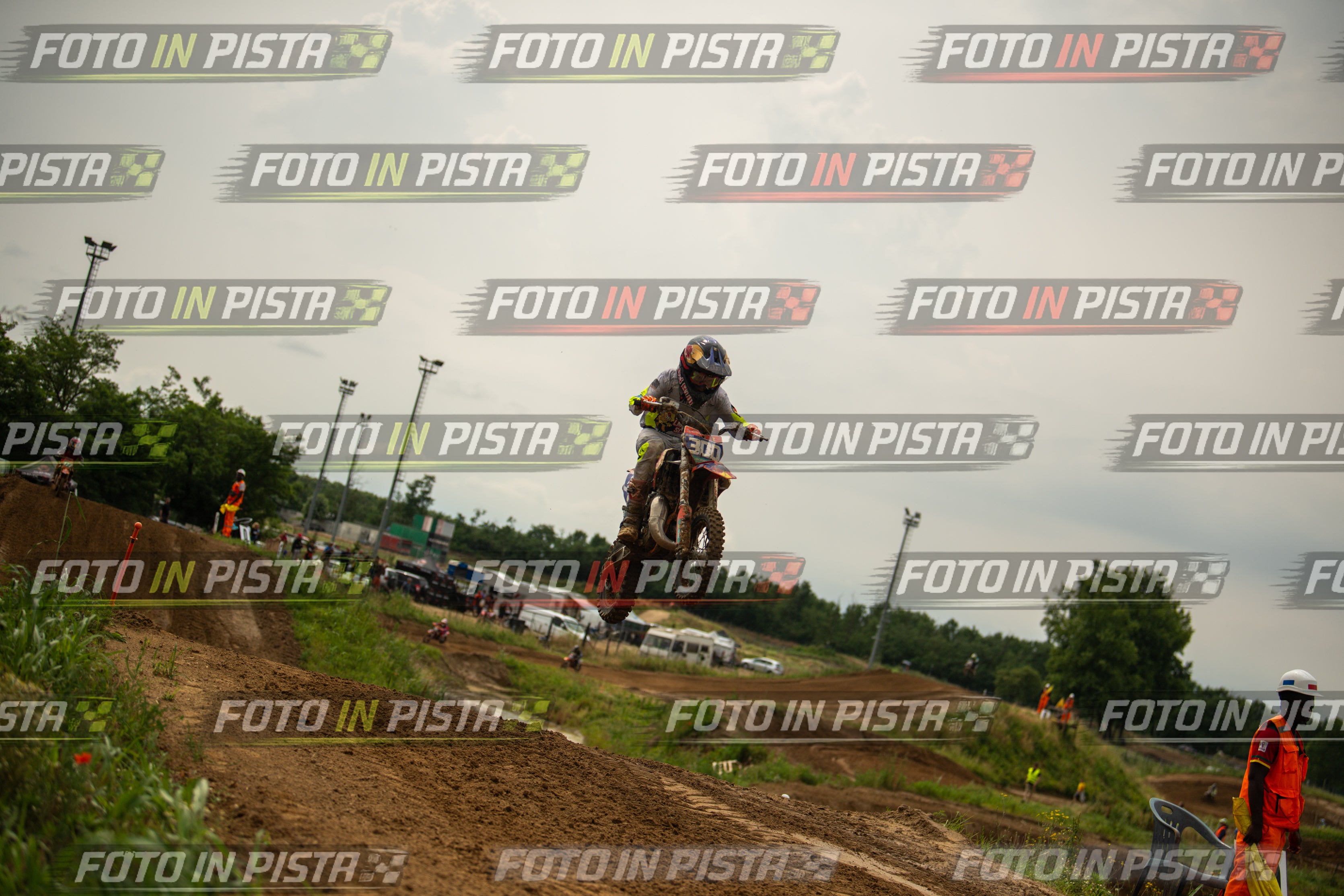 Scatto #16 - Pilota Moto 300 - MOTORNEXT.020626.MINICROSS65water
