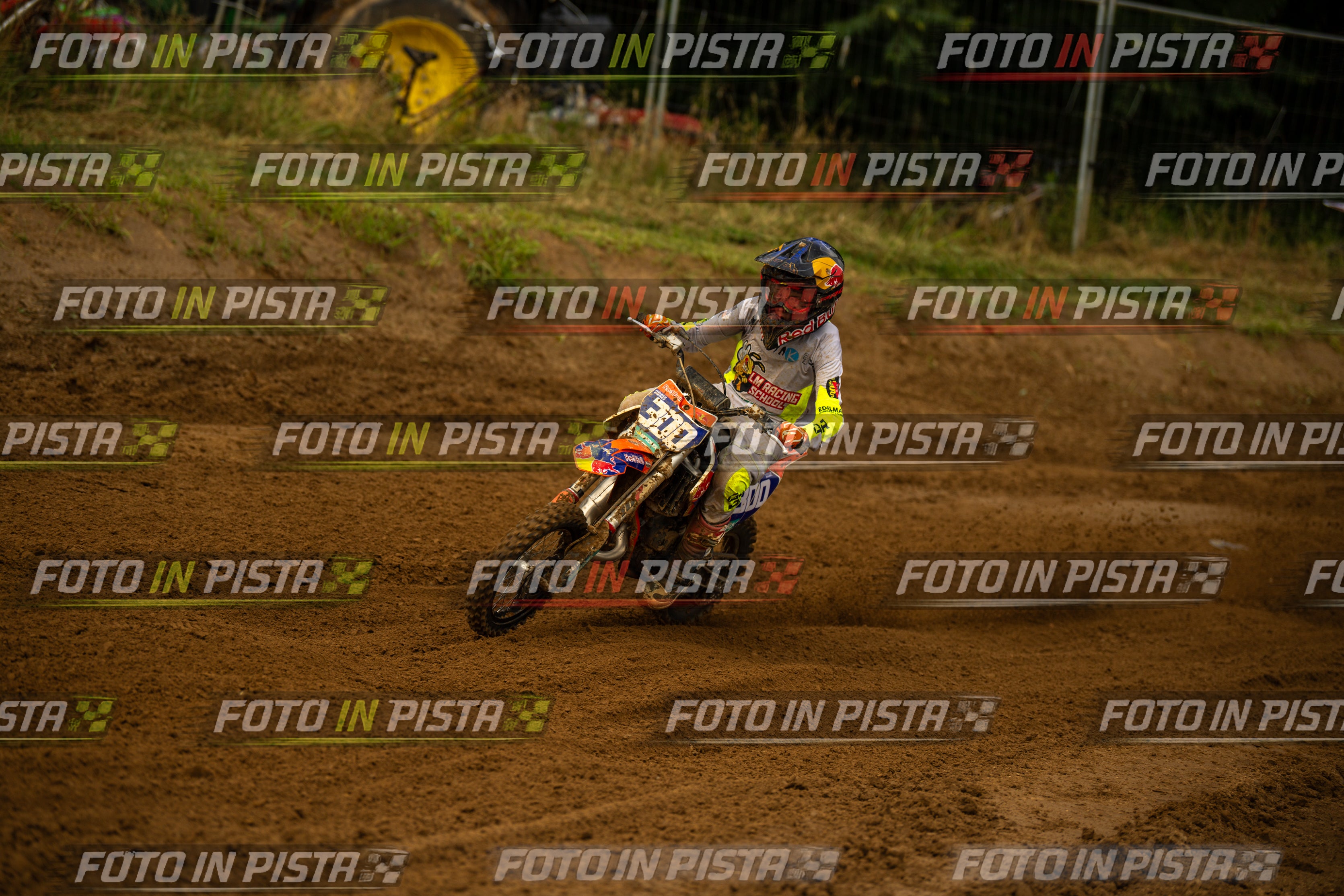 Scatto #460 - Pilota Moto 300 - MOTORNEXT.020626.MINICROSS65water