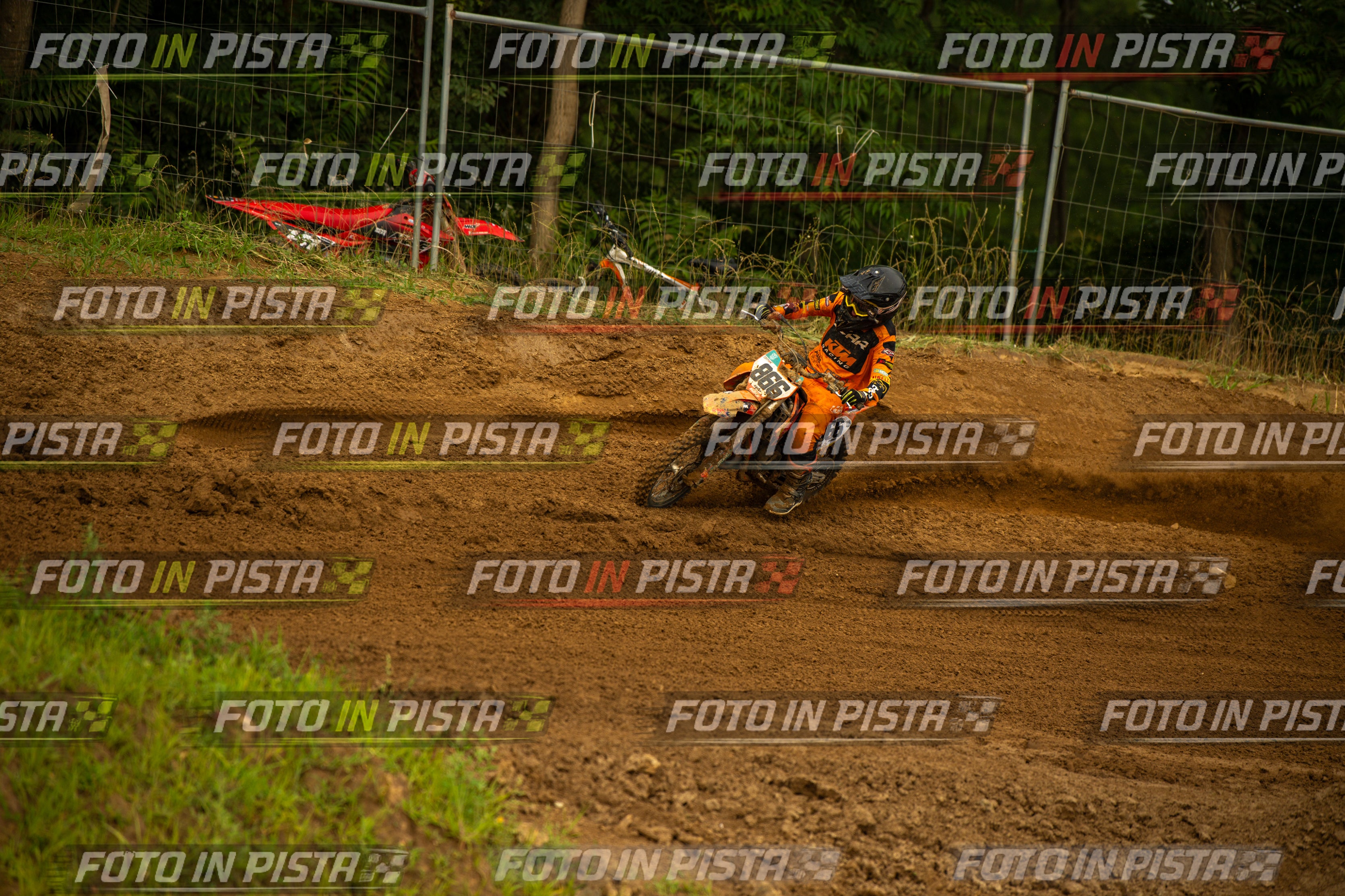 Scatto #592 - Pilota Moto 866 - MOTORNEXT.020626.MINICROSS65water