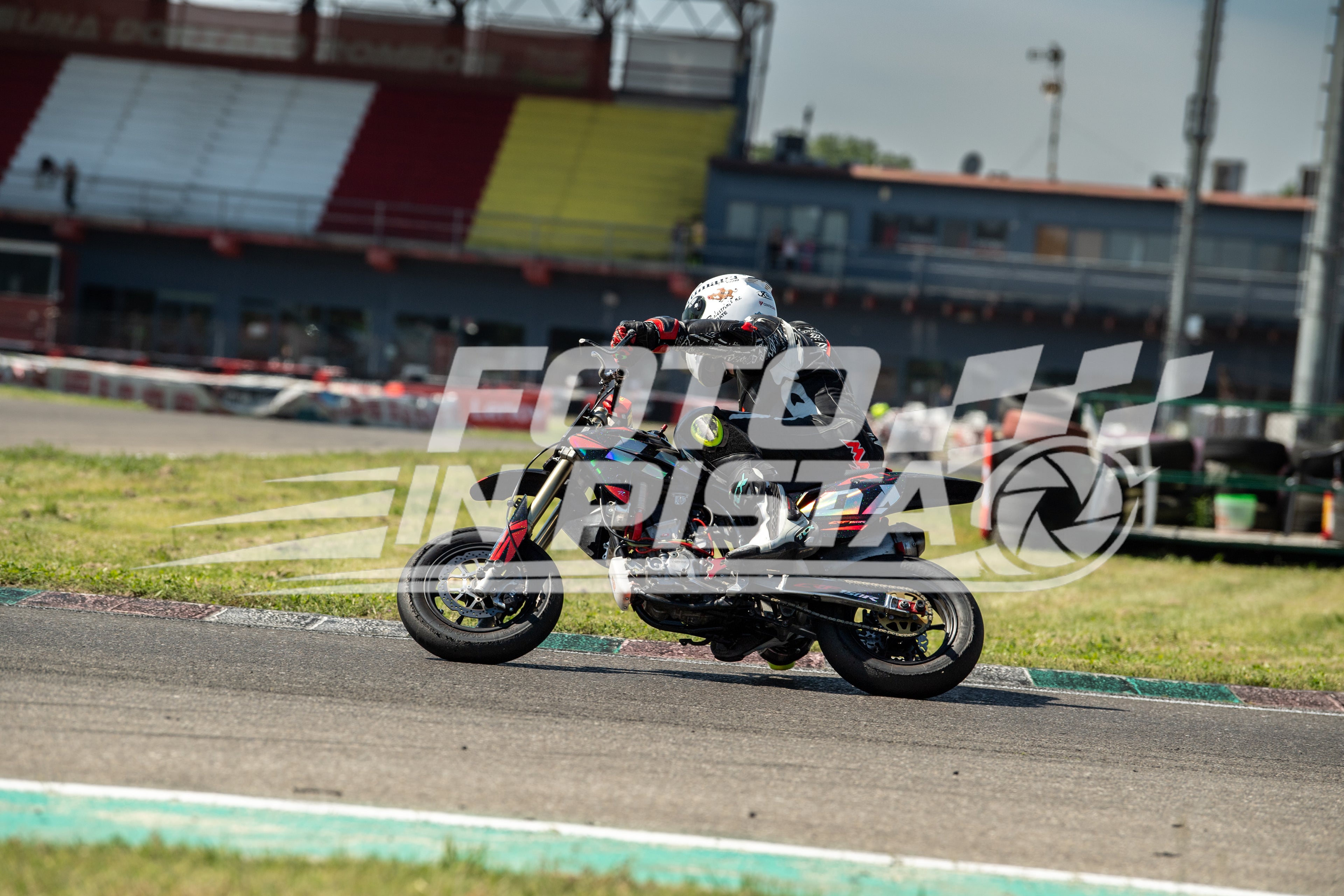 FM5_9571