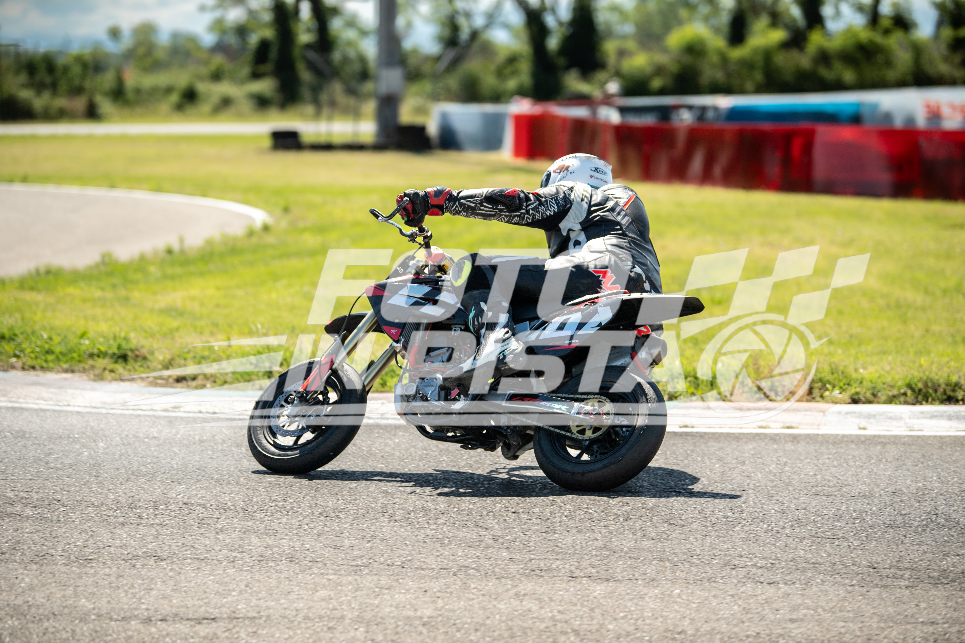 FM5_9903